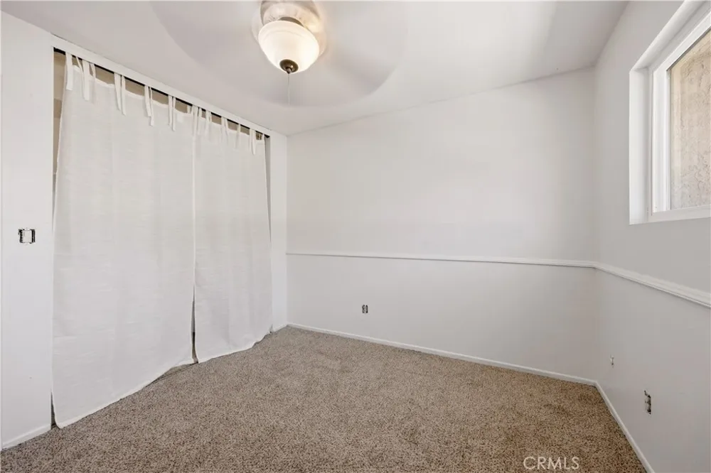 17943 Magnolia Boulevard #16 Encino, CA 91316