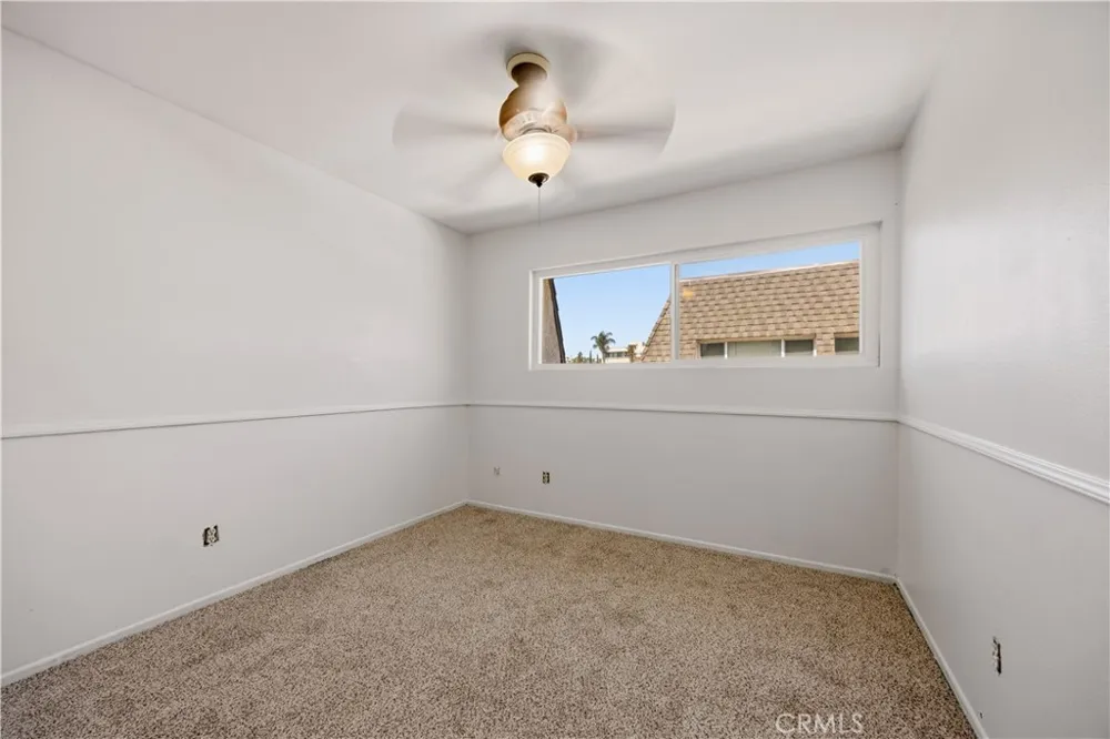 17943 Magnolia Boulevard #16 Encino, CA 91316