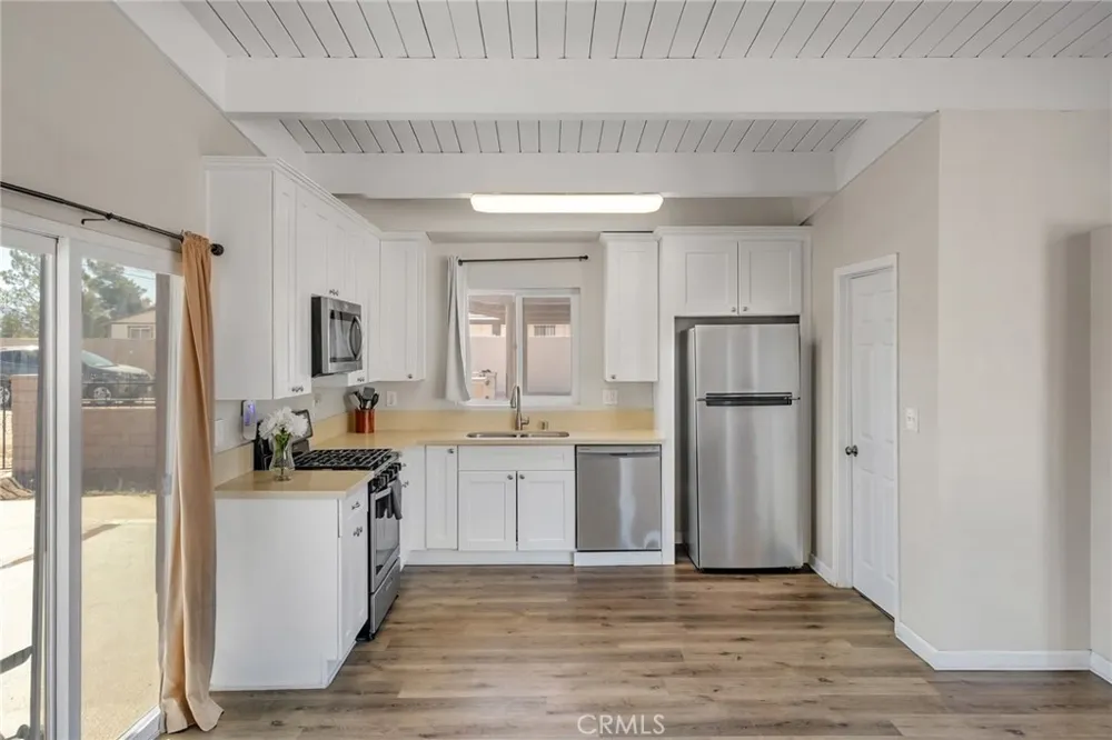 20660 US Highway 18 Apple Valley, CA 92307