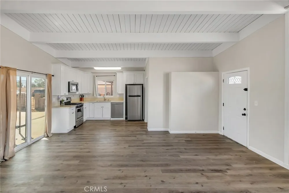 20660 US Highway 18 Apple Valley, CA 92307