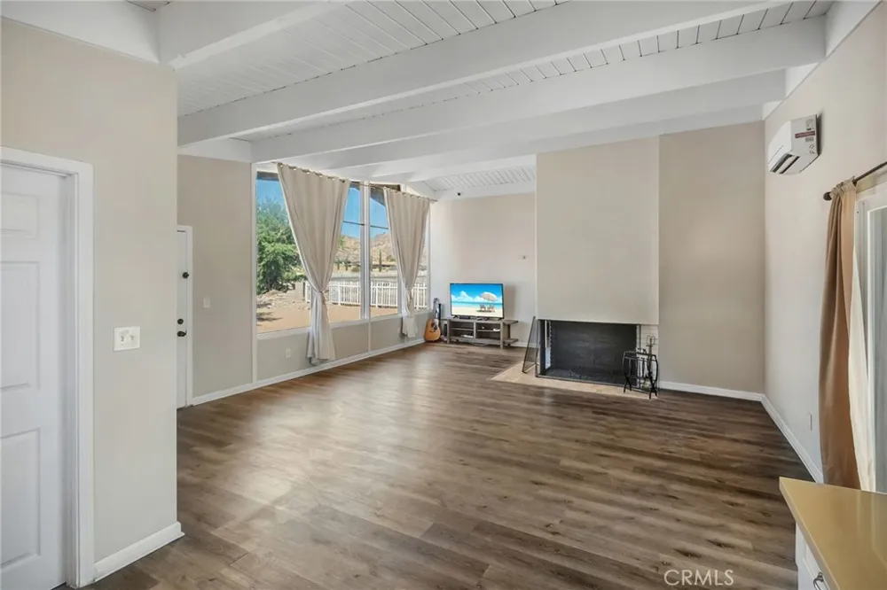 20660 US Highway 18 Apple Valley, CA 92307