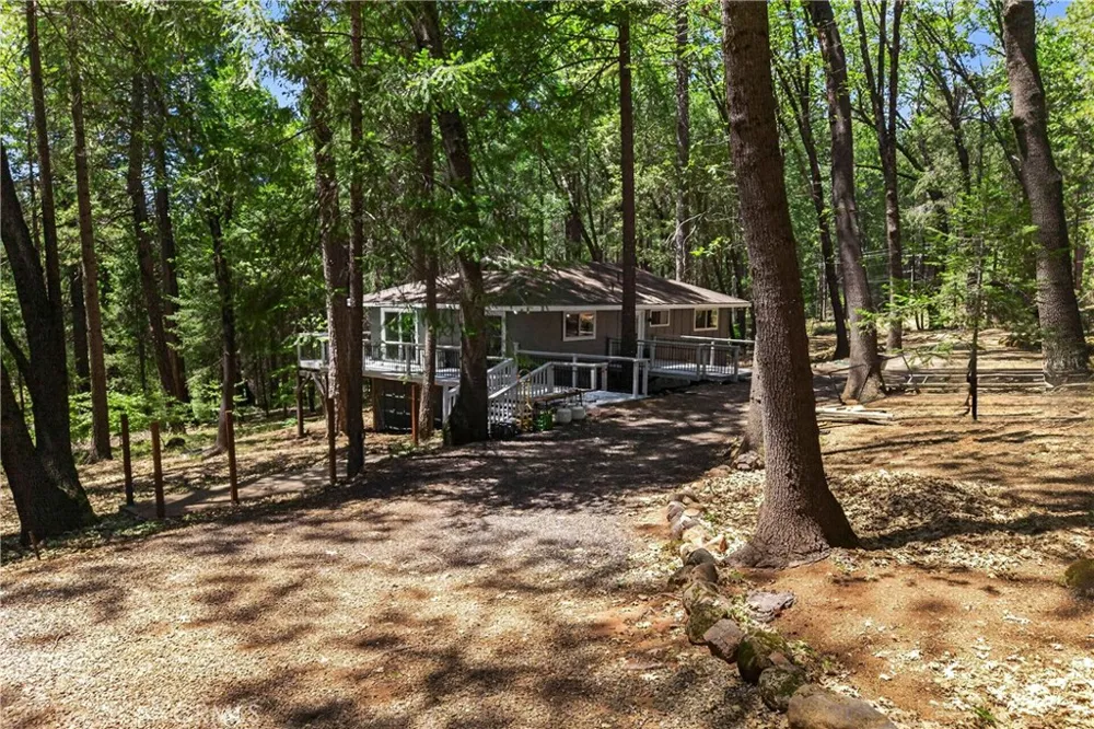 5082 Pine Forest Ranch, CA 95942