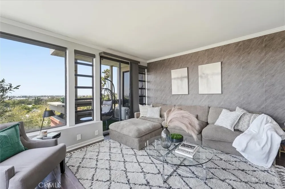 2525 E 19th #32 Signal Hill, CA 90755