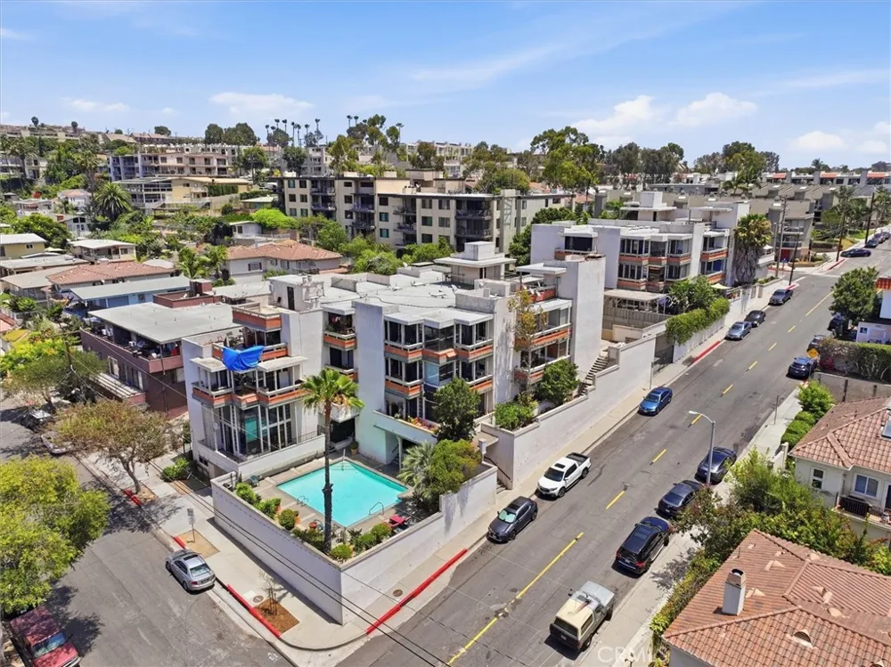 2525 E 19th #32 Signal Hill, CA 90755