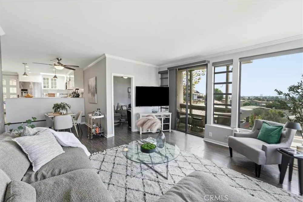 2525 E 19th #32 Signal Hill, CA 90755