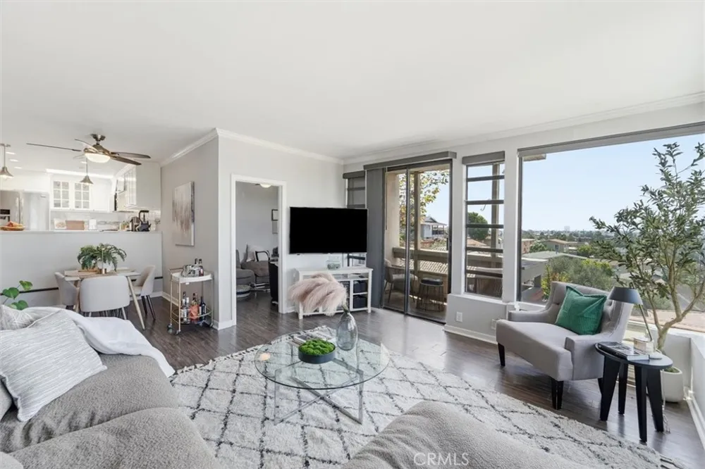 2525 E 19th #32 Signal Hill, CA 90755