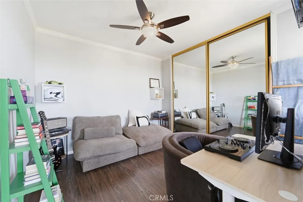 2525 E 19th #32 Signal Hill, CA 90755