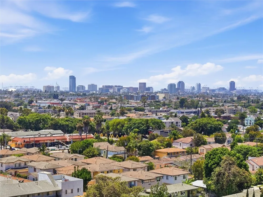2525 E 19th #32 Signal Hill, CA 90755