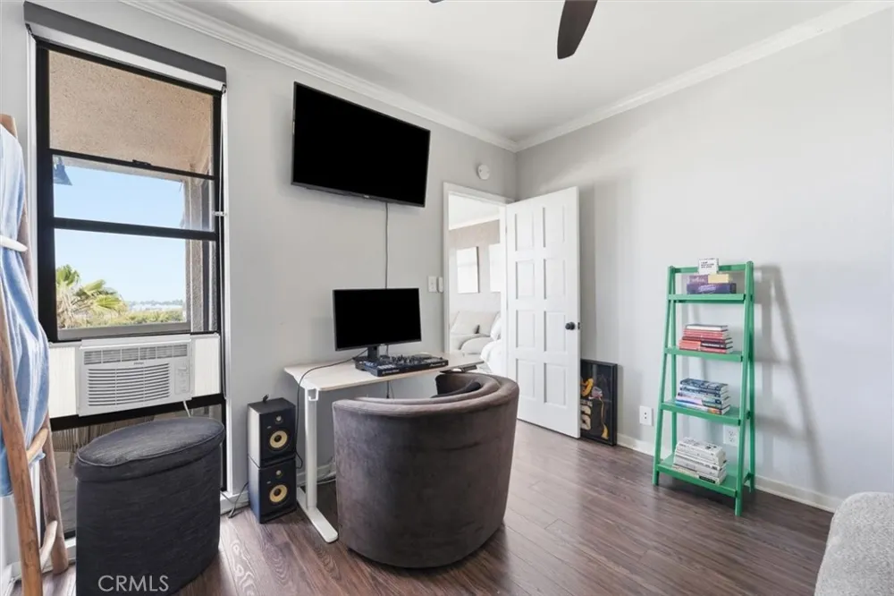 2525 E 19th #32 Signal Hill, CA 90755