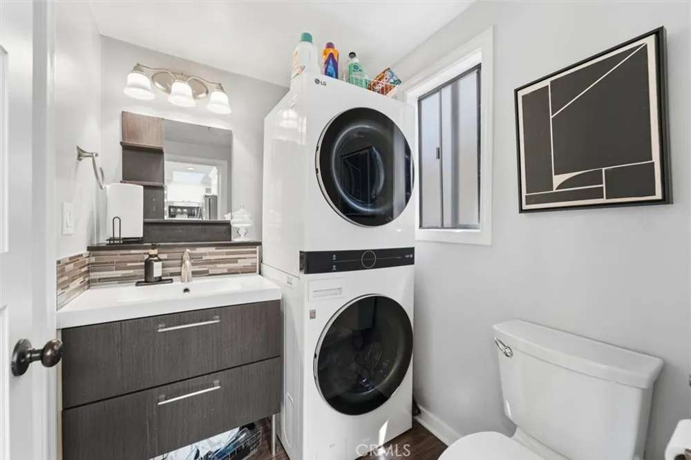 2525 E 19th #32 Signal Hill, CA 90755