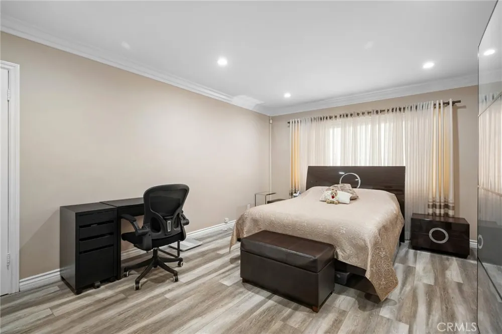 1126 Central Avenue #102 Glendale, CA 91202