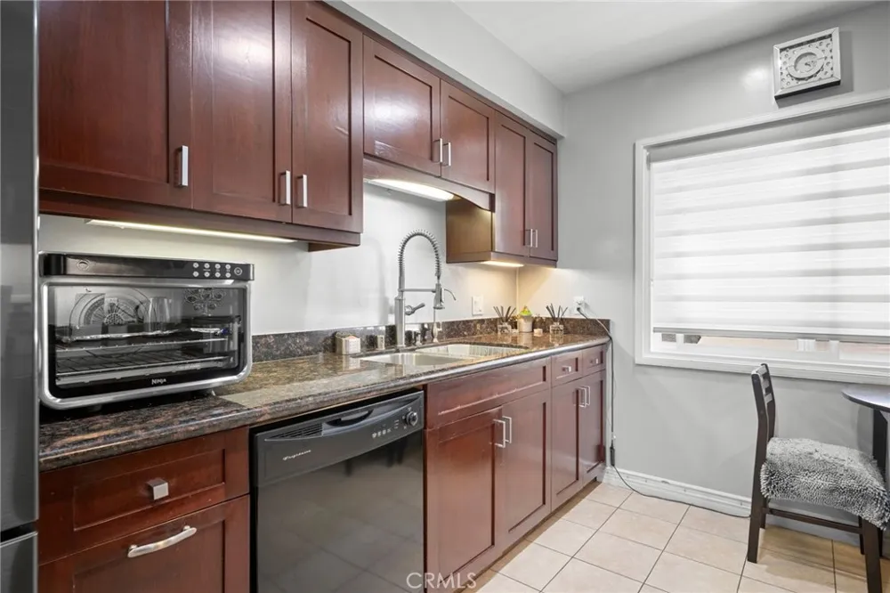 1126 Central Avenue #102 Glendale, CA 91202
