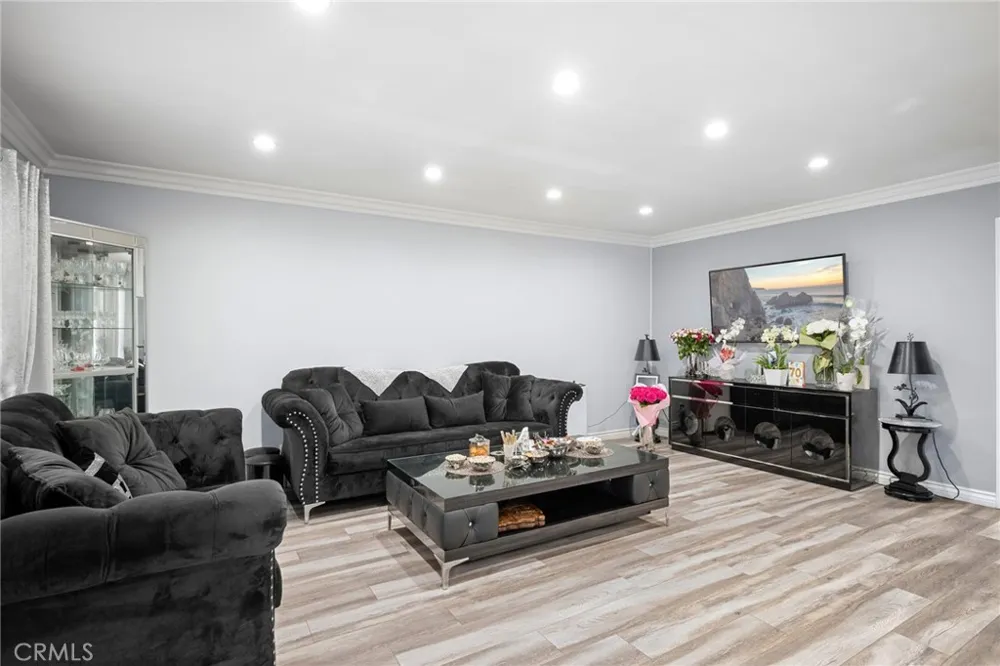1126 Central Avenue #102 Glendale, CA 91202