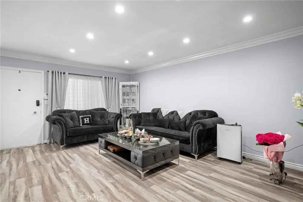 1126 Central Avenue #102 Glendale, CA 91202