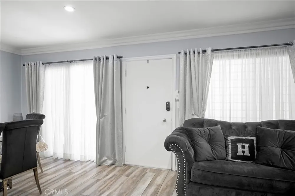 1126 Central Avenue #102 Glendale, CA 91202