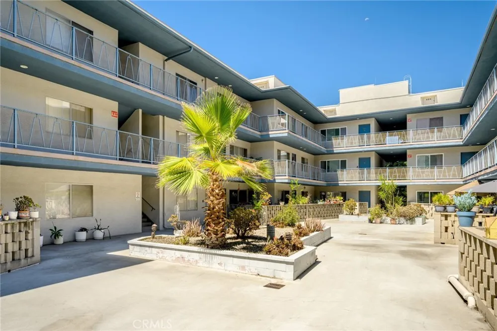 1126 Central Avenue #102 Glendale, CA 91202