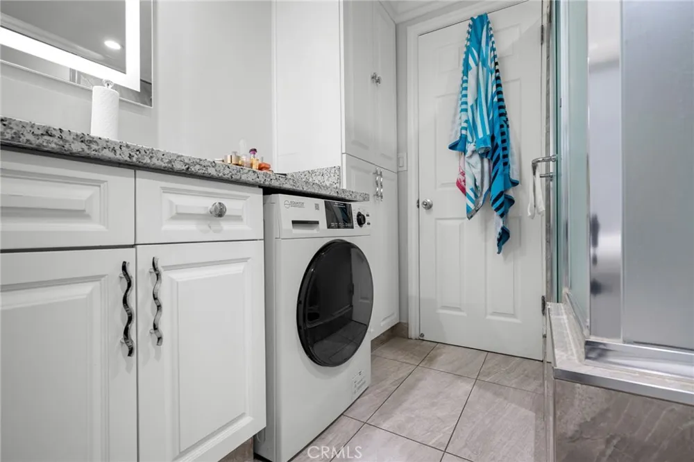 1126 Central Avenue #102 Glendale, CA 91202