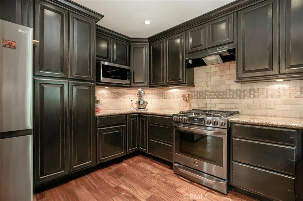 7129 Forbes Avenue Lake Balboa, CA 91406