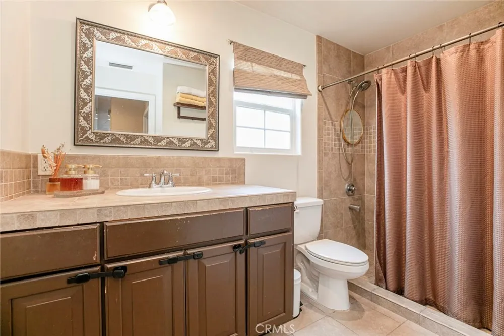 7129 Forbes Avenue Lake Balboa, CA 91406