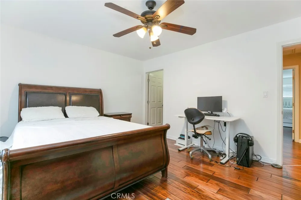 7129 Forbes Avenue Lake Balboa, CA 91406