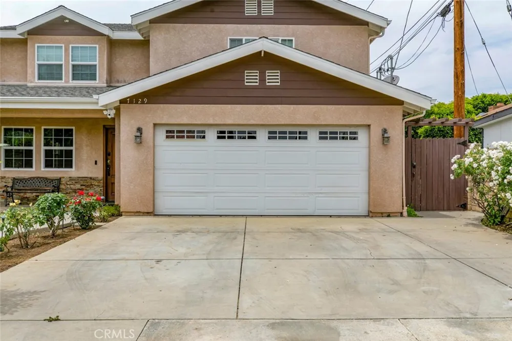7129 Forbes Avenue Lake Balboa, CA 91406