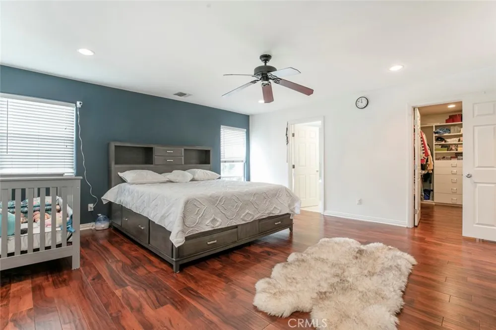 7129 Forbes Avenue Lake Balboa, CA 91406