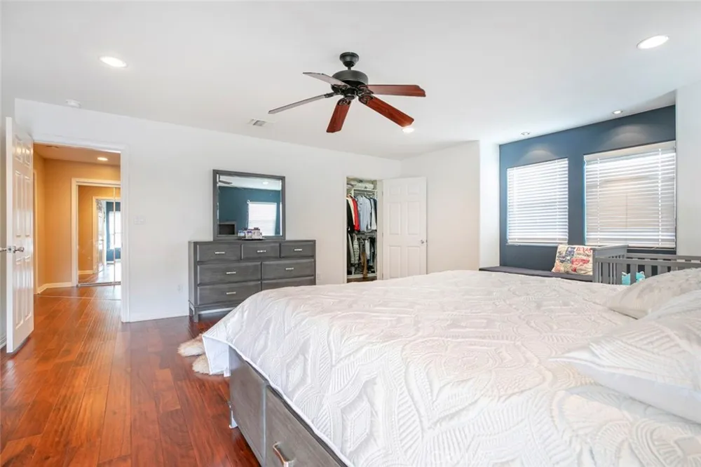 7129 Forbes Avenue Lake Balboa, CA 91406