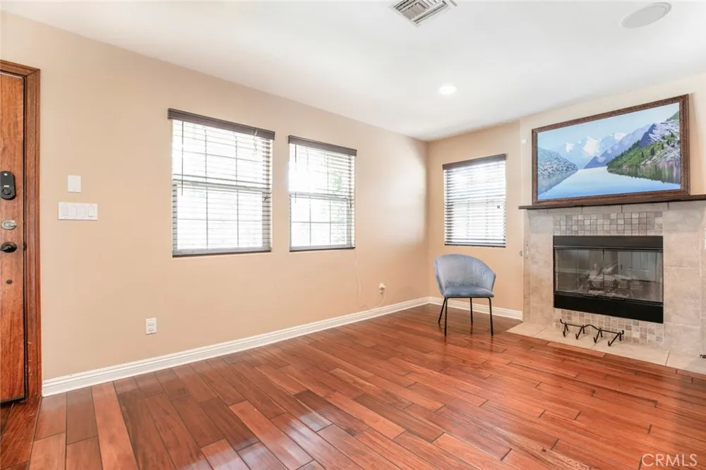 7129 Forbes Avenue Lake Balboa, CA 91406