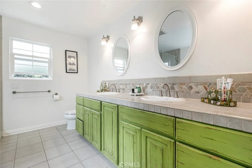 7129 Forbes Avenue Lake Balboa, CA 91406