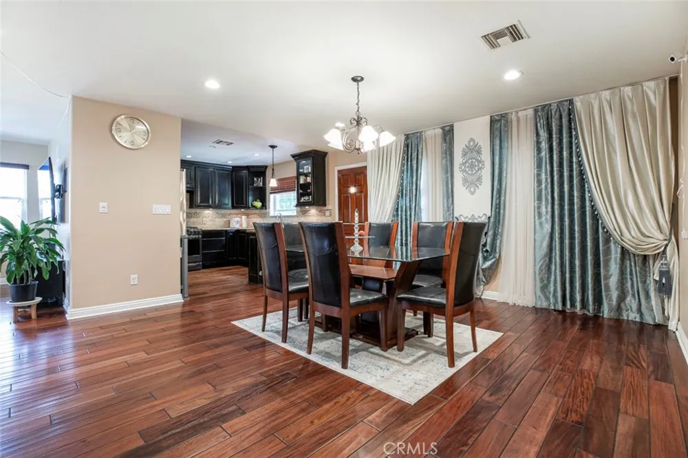 7129 Forbes Avenue Lake Balboa, CA 91406