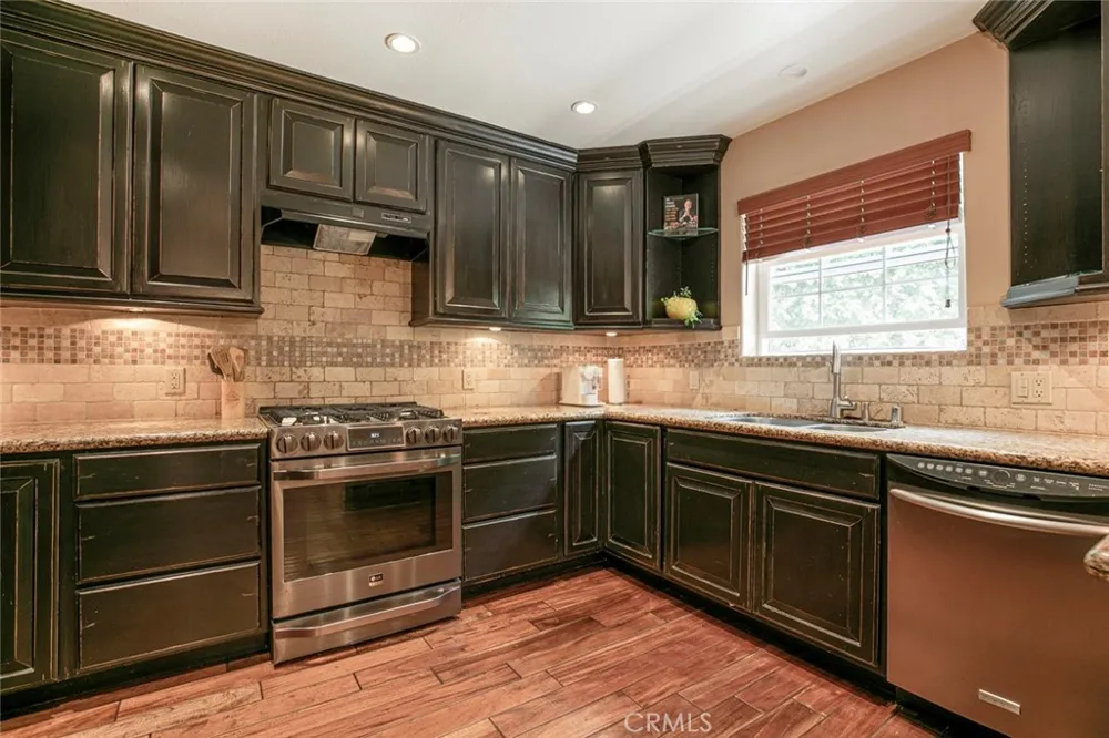 7129 Forbes Avenue Lake Balboa, CA 91406