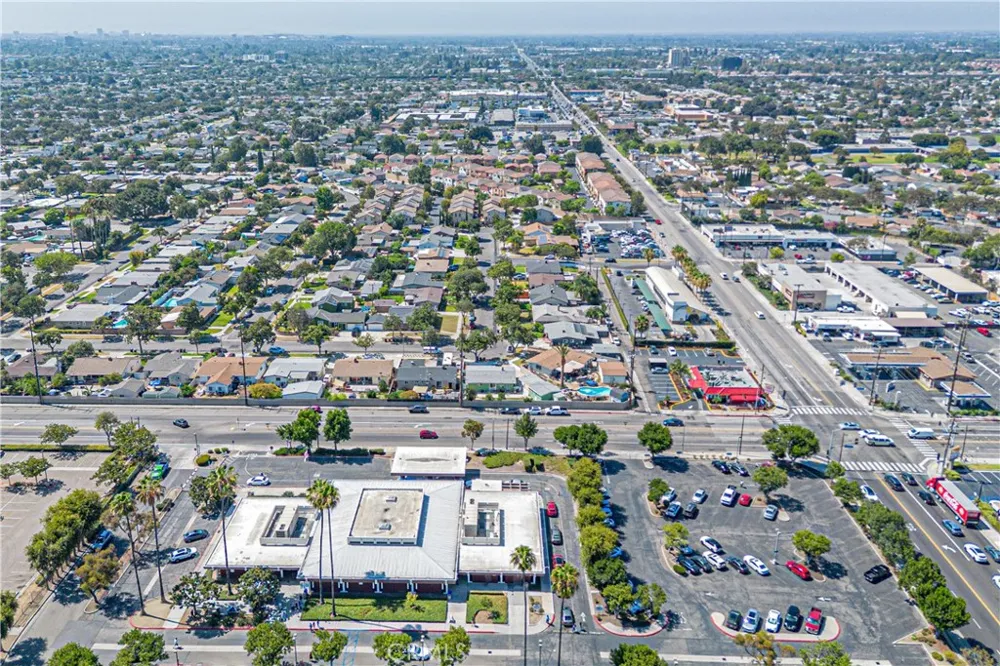 925 W Maplewood Fullerton, CA 92832