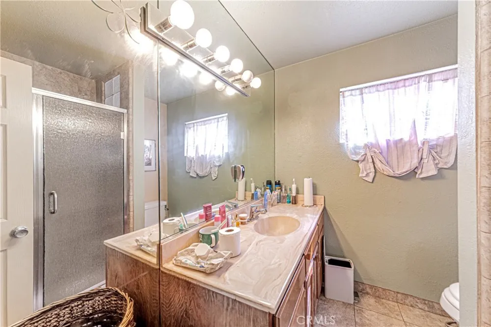 925 W Maplewood Fullerton, CA 92832
