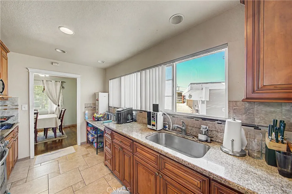 925 W Maplewood Fullerton, CA 92832
