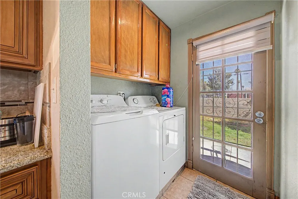 925 W Maplewood Fullerton, CA 92832