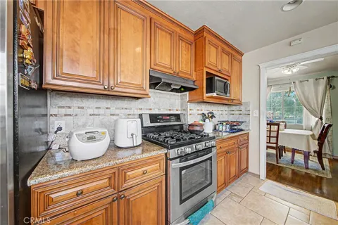 925 W Maplewood