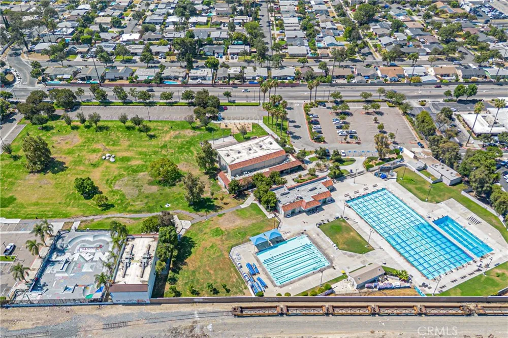 925 W Maplewood Fullerton, CA 92832