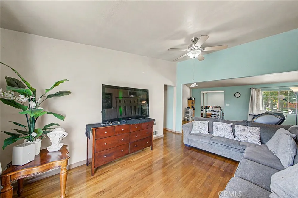 925 W Maplewood Fullerton, CA 92832