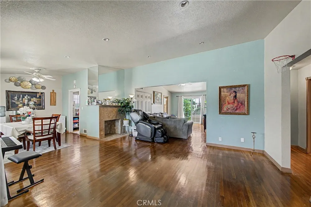 925 W Maplewood Fullerton, CA 92832