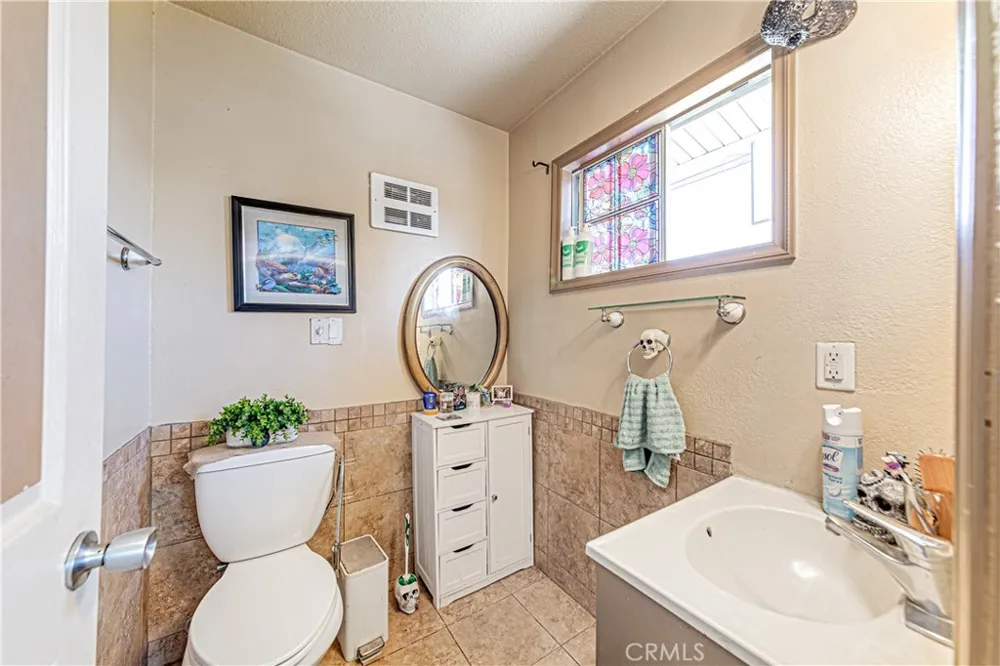 925 W Maplewood Fullerton, CA 92832