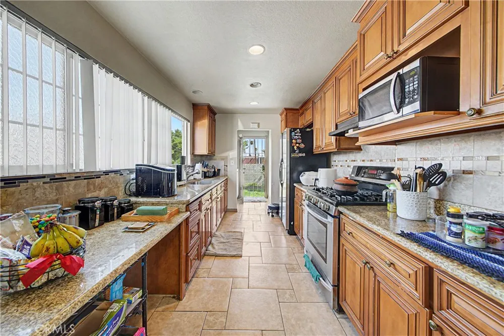 925 W Maplewood Fullerton, CA 92832