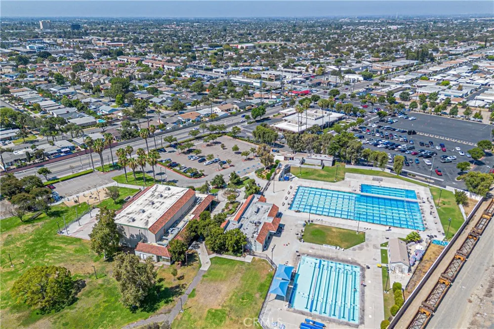 925 W Maplewood Fullerton, CA 92832