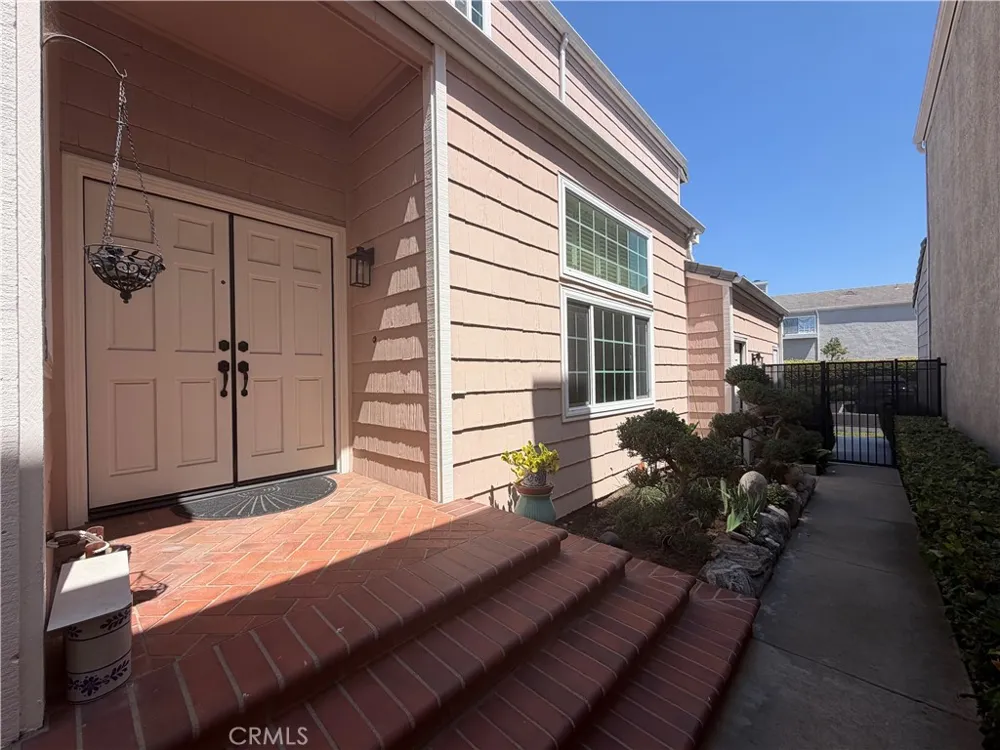2664 Woodbury Torrance, CA 90503