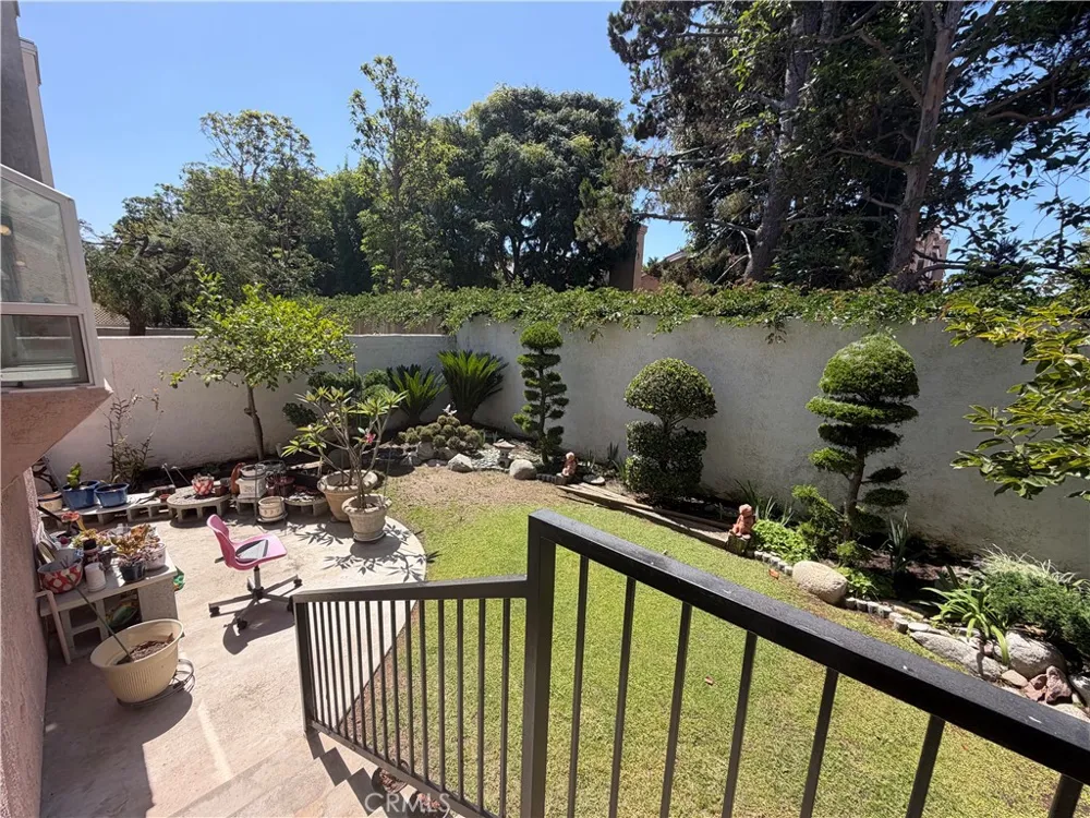 2664 Woodbury Torrance, CA 90503
