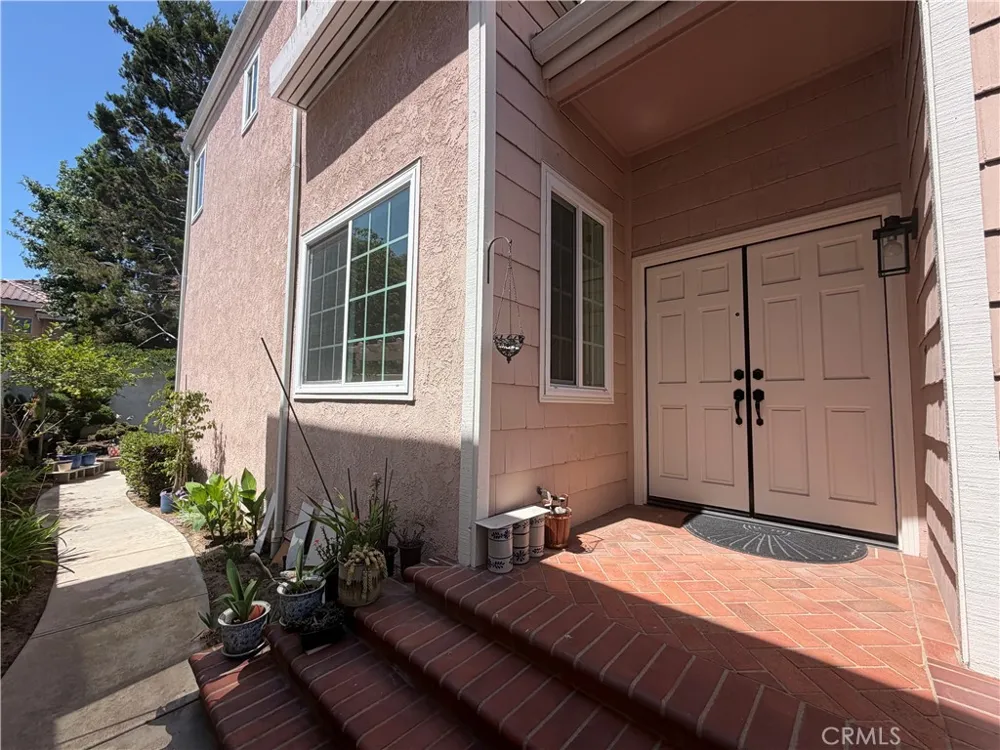 2664 Woodbury Torrance, CA 90503