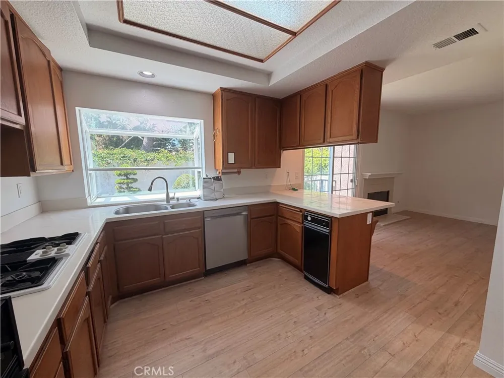 2664 Woodbury Torrance, CA 90503