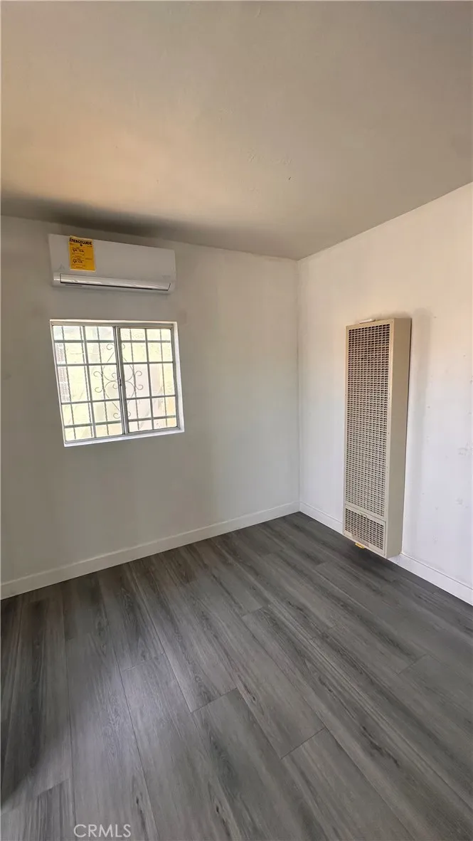 6114 Wall Los Angeles, CA 90003