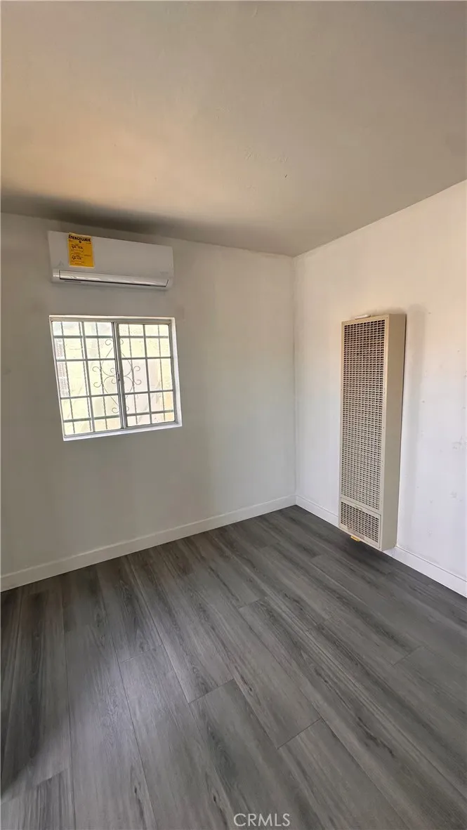 6114 Wall Los Angeles, CA 90003