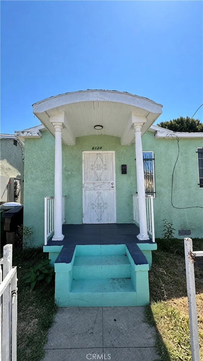 6114 Wall Los Angeles, CA 90003
