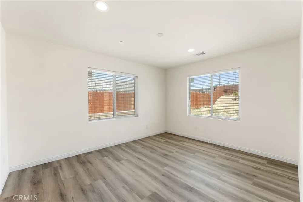 16105 Tawney Ridge Victorville, CA 92394